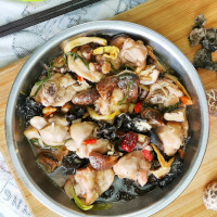 Steamed chicken with mushrooms thumbnail