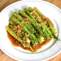 Sauteed asparagus Chinese style