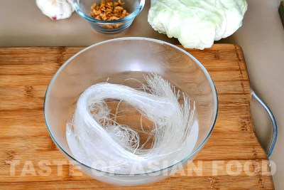 Cabbage stir-fry - soak glass noodles