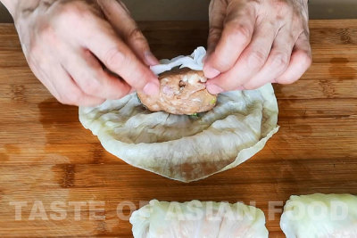 cabbage roll - wrap the cabbage roll