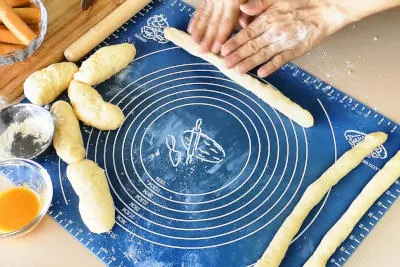 Sausage rolls - shaping