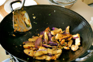 Chinese eggplant recipe - coat the eggplant with sacue