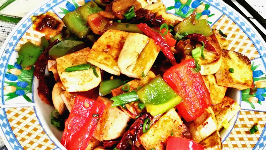 Kung Pao tofu (宫保豆腐)is an improvised dish from the famous Szechuan cuisine Kung Pao chicken. It is an excellent vegetarian dish for those who do not eat meat but want to appreciate the same flavor of the famed Kung Pao chicken.