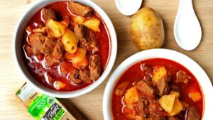 slow cooker goulash (5) featured image